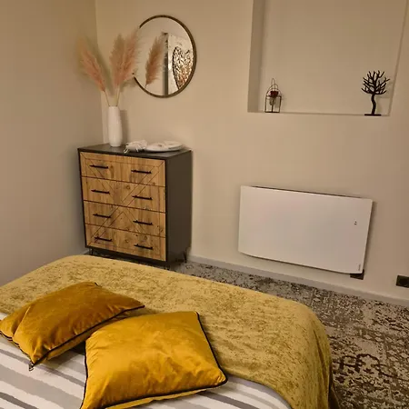 La Combe Apartment *